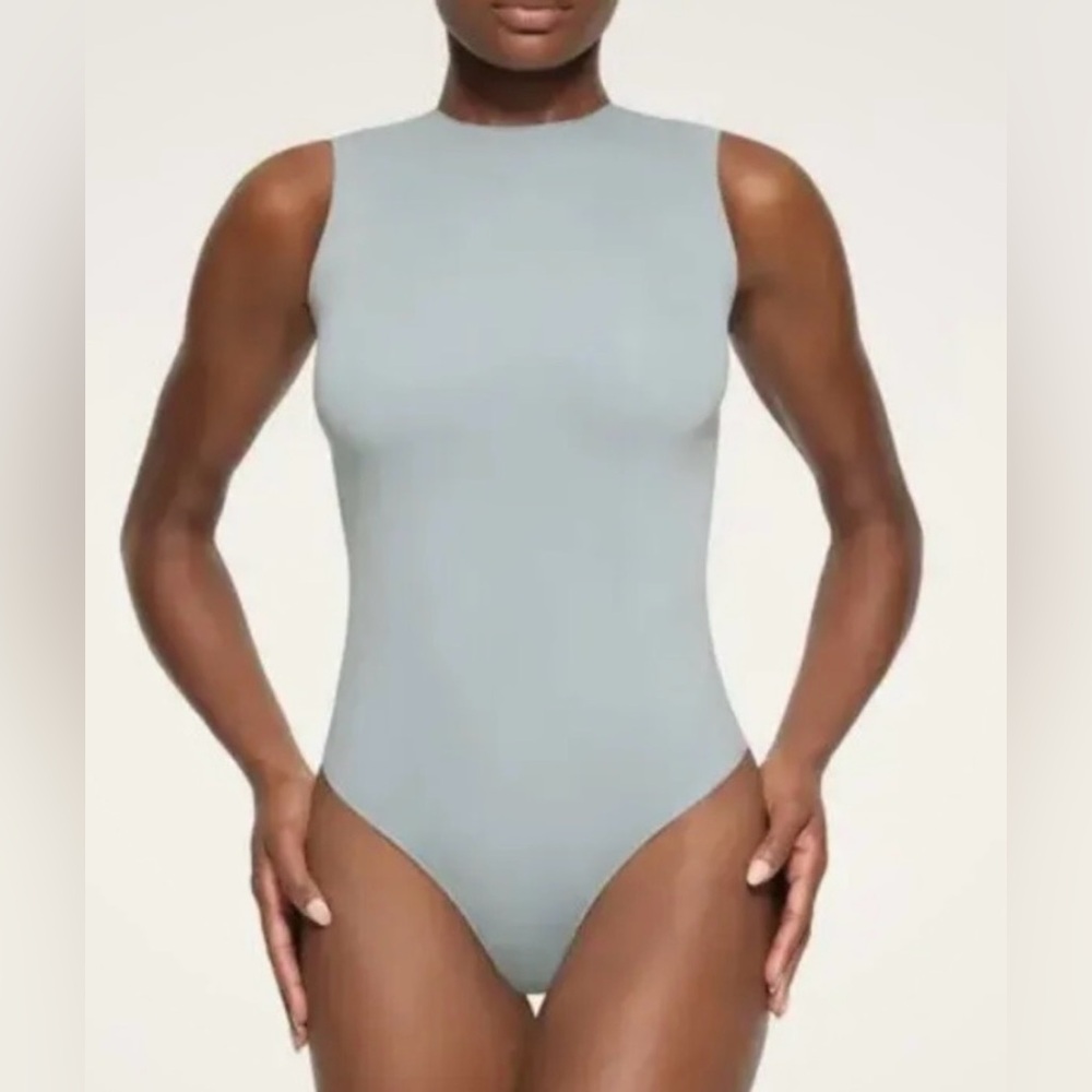 SKIMS essential crew neck sleeveless bodysuit size xxs color denim